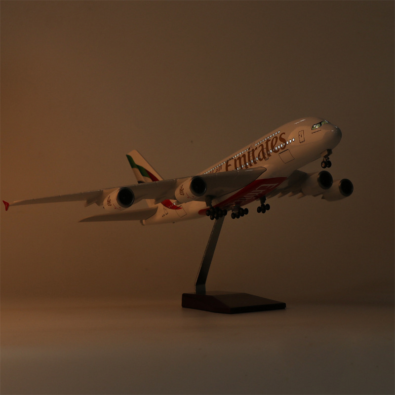 New Emirates A380 Model Plane  - Model Kit Airplane recension och pris