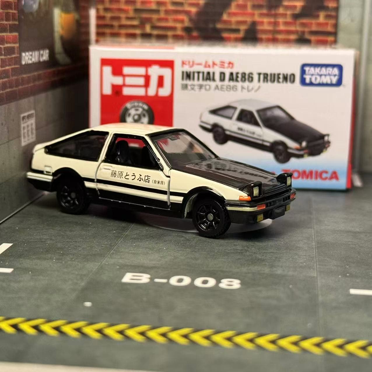 Dream Tomica NO. 145 Initial D - Model Kit Ae86 recension och pris