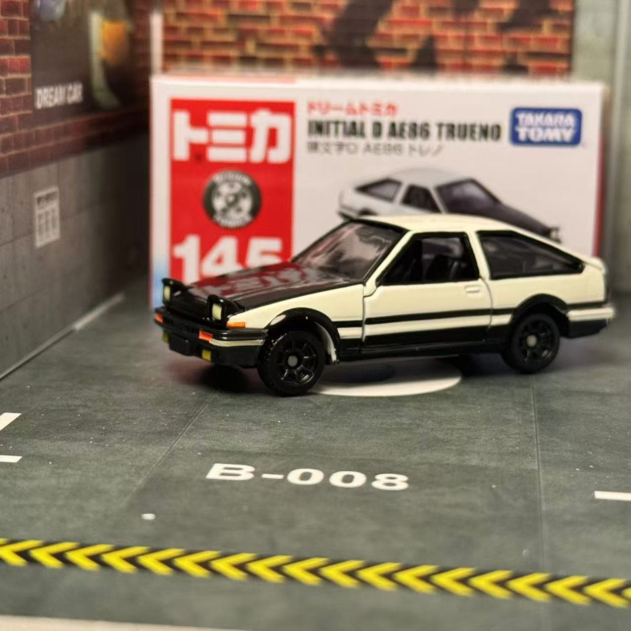 Dream Tomica NO. 145 Initial D - Model Kit Ae86 recension och pris