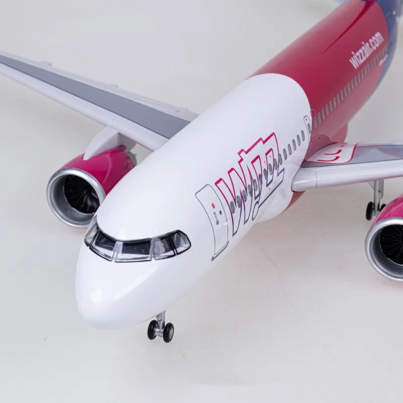 Wizzair Plane Model 47cm 1/80  - Model Kit Airplane recension och pris
