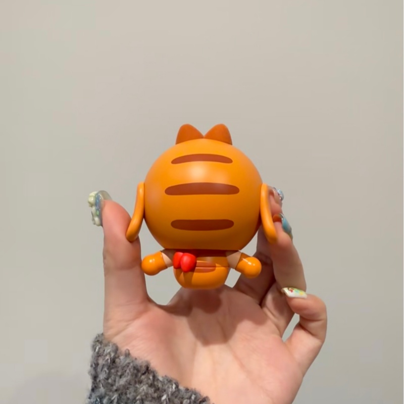 Genuine Popmart Crybaby Space  - Model Kit Figure recension och pris